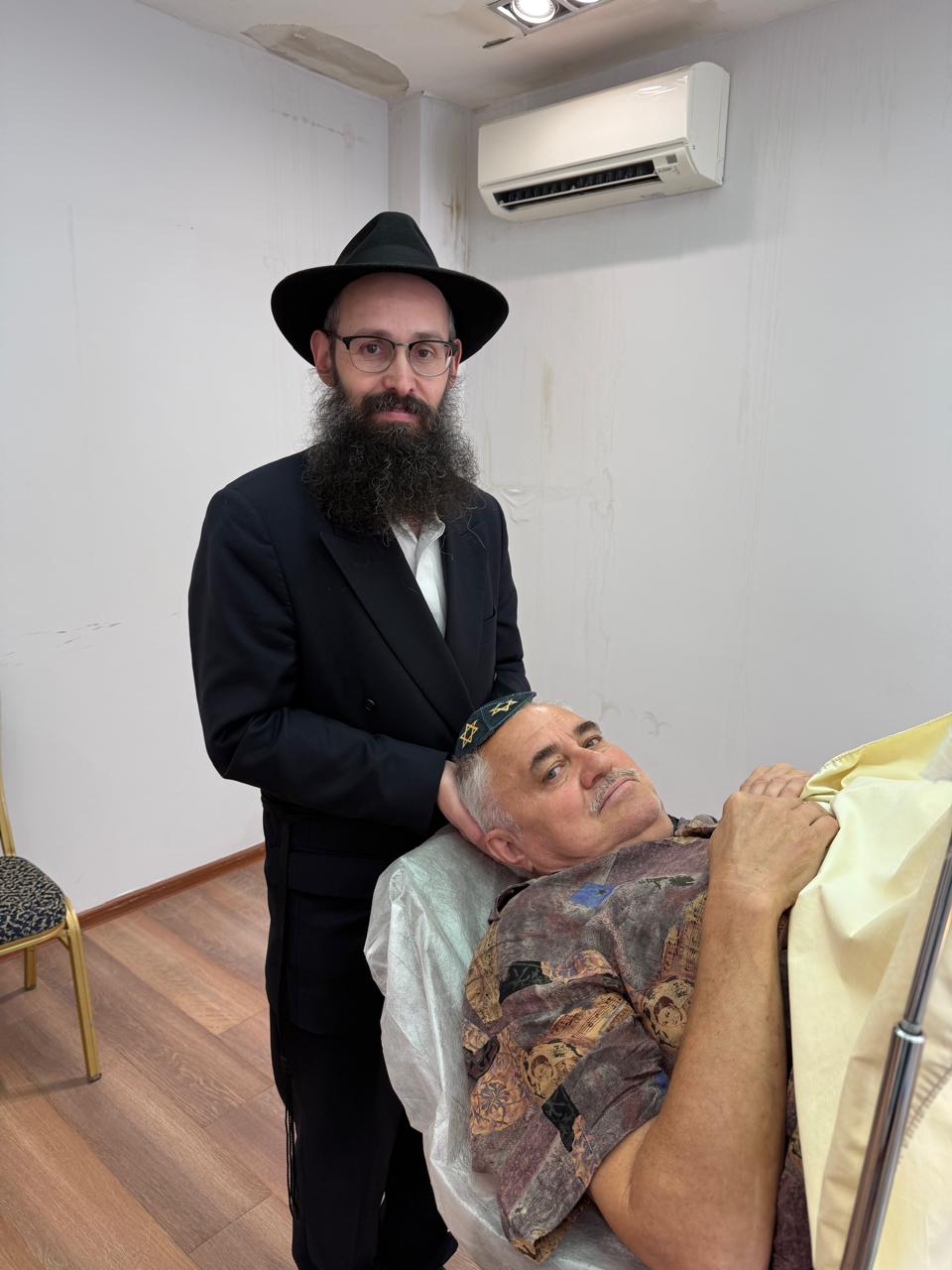 Брит мила в Москве: благословение Берла Лазара