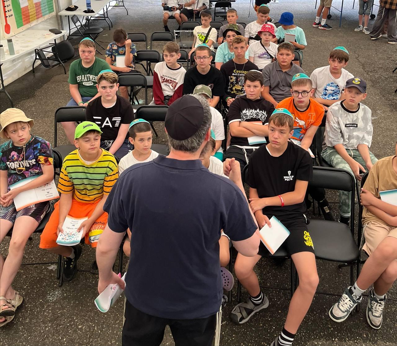 Омские мальчики в еврейском лагере в Адыгее