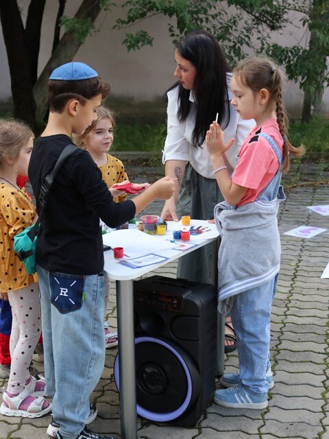 Открытие сезона JFuture в Биробиджане: дети на интерактивах