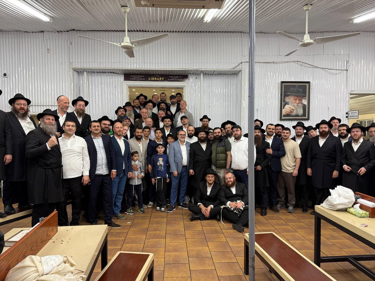 Гости из Москвы на слихот у Ребе: фарбренген у Оэля, 770