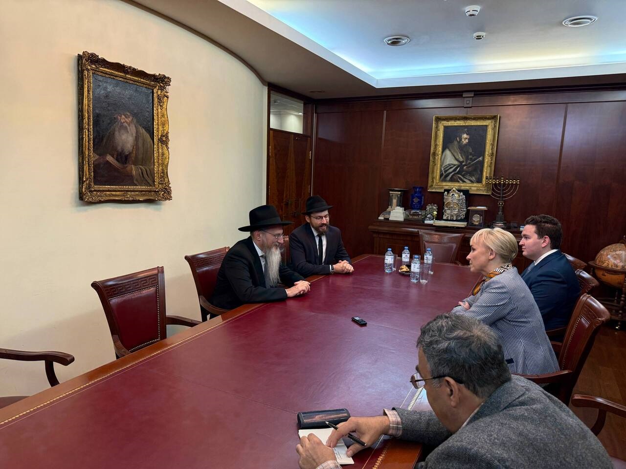 Главный раввин Берл Лазар и губернатор ЕАО на встрече в Москве