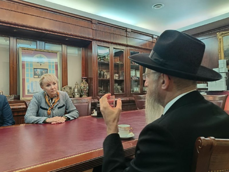 Главный раввин Берл Лазар и губернатор ЕАО на встрече в Москве