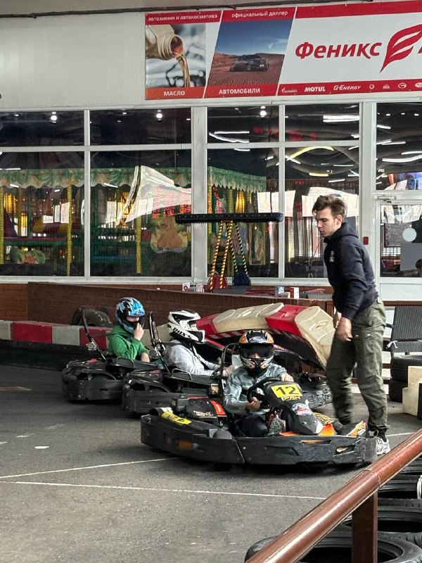 Участники Enerjew на картинге в Омске 11 января