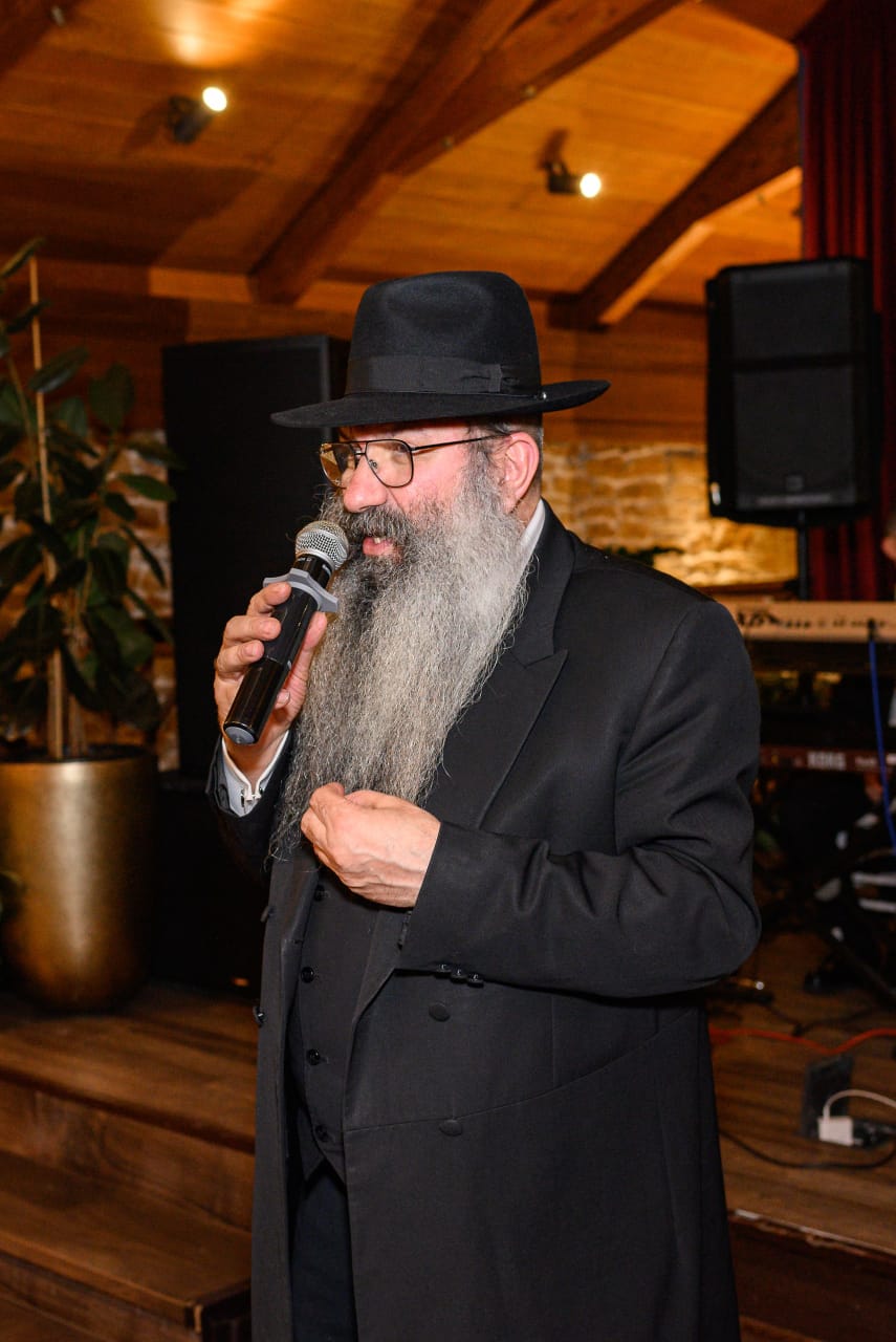 Внесение свитка Торы в отреставрированную синагогу Кисловодска