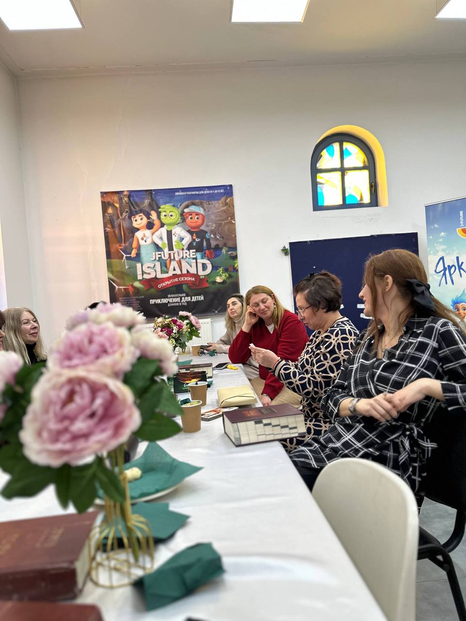 Участницы женского клуба на встрече в Калининградской общине