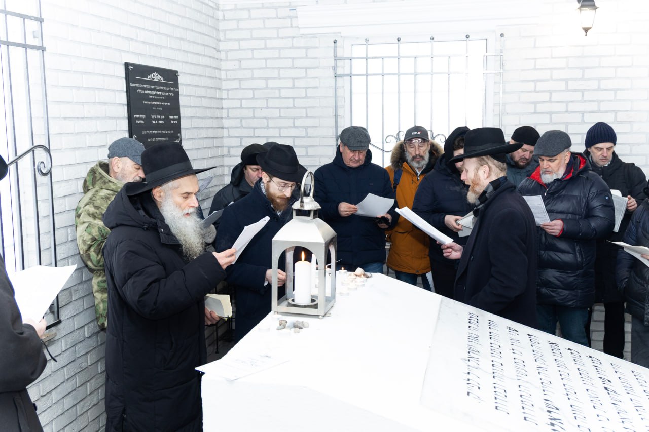 Община Калининграда посетила могилу раввина Липкина