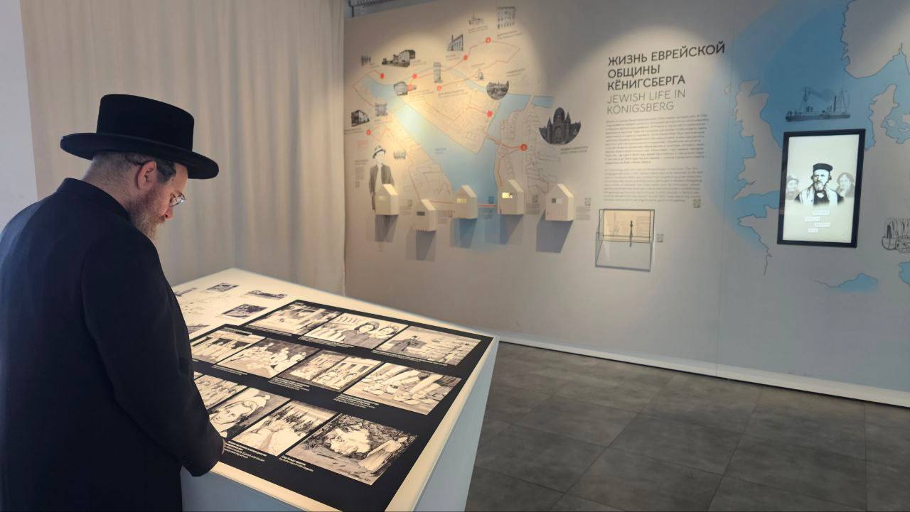 Раввин Ашер Кляйн на встрече с общиной Калининграда