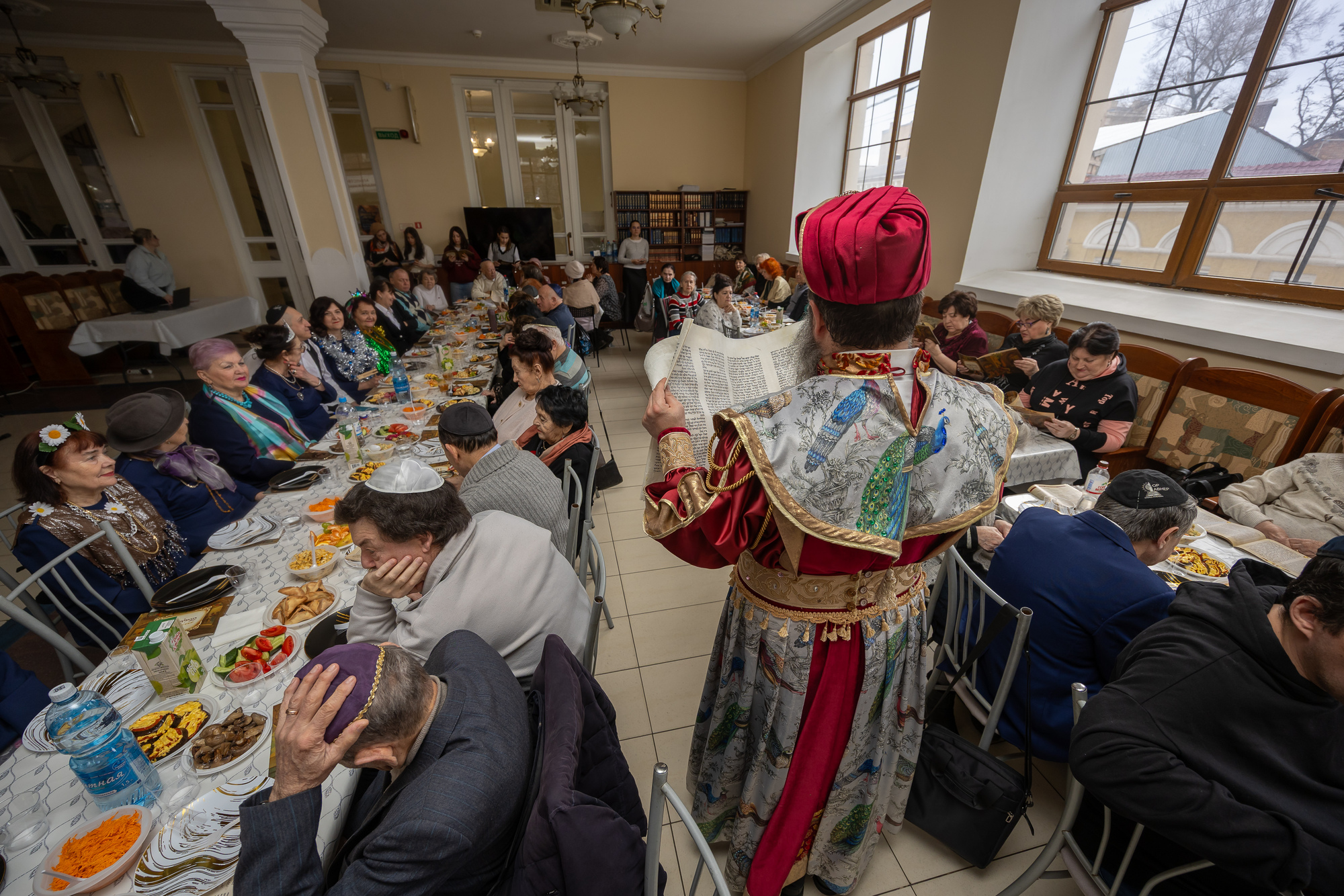 Пурим в общине Ростова-на-Дону: трапеза и костюмы