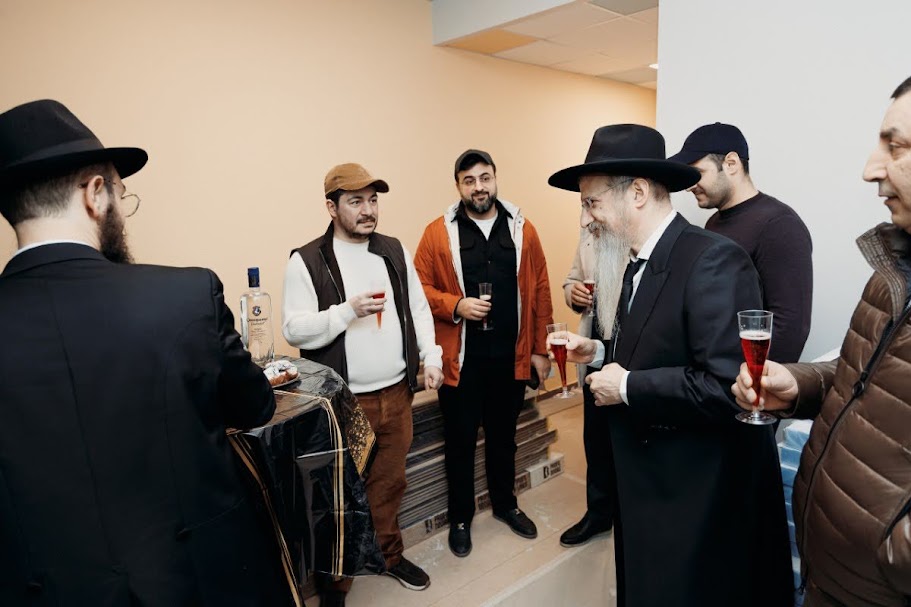 Берл Лазар в центре для особенных детей Улыбка сердца