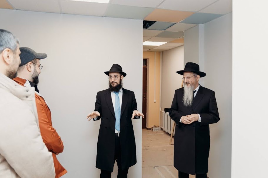 Берл Лазар в центре для особенных детей Улыбка сердца