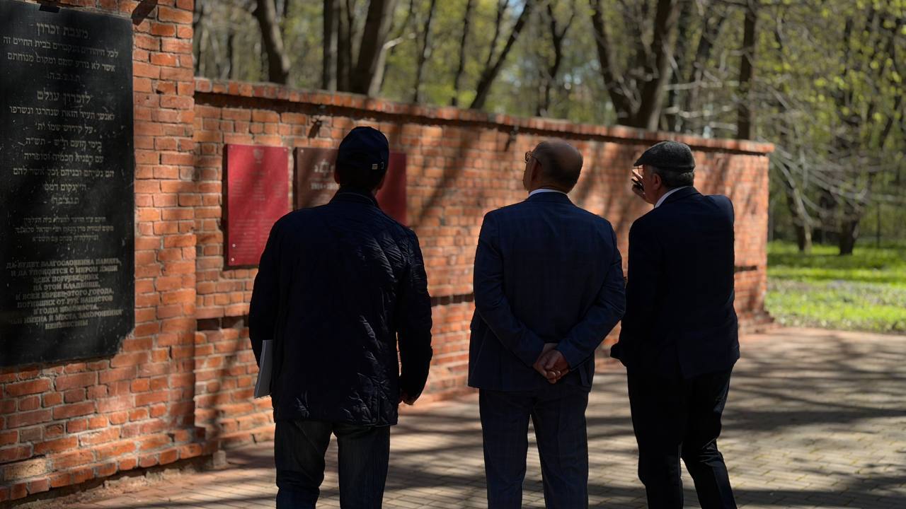 Сергей Булычев в калининградской синагоге