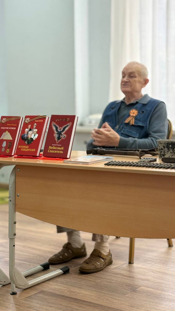 Учащиеся брянской школы «Ор Авнер» побывали на встрече с военным историком Валерием Петраковым